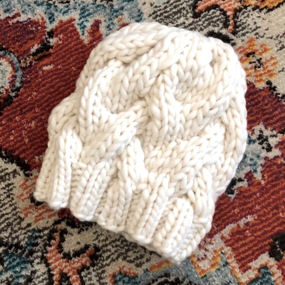 Cream Wool Chunky Aran Cable Hand Knit Hat Bulky 100% Luxury Peruvian Wool Toque - Picture 3 of 5